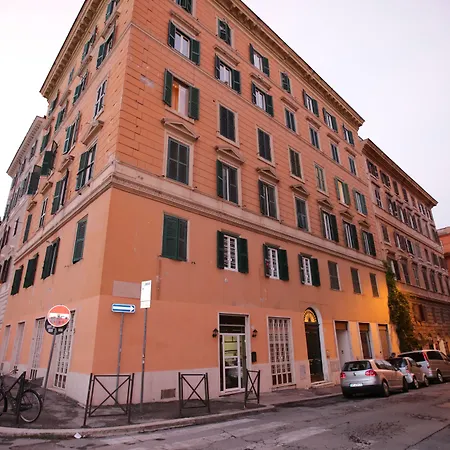 Laurus Colosseo Nocleg ze śniadaniem Rzym