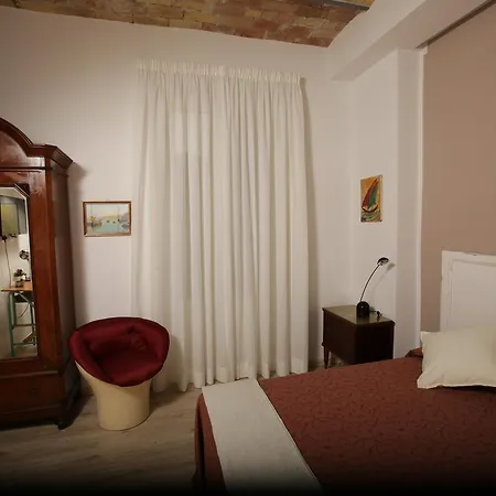 Bed & Breakfast Laurus Colosseo 3*